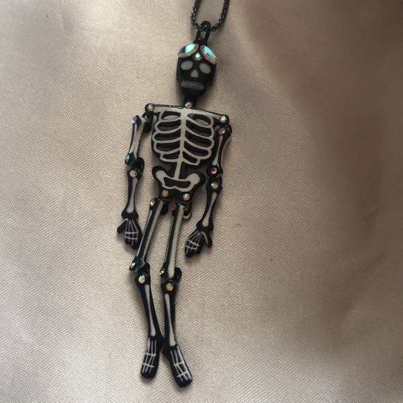 Betsey Johnson Hematite Tone Glow in The Dark Skeleton Pendant Necklace NWT - Picture 7 of 16